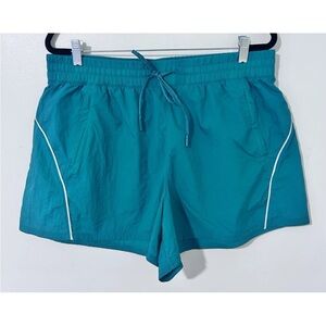 License to Train High-Rise Lightweight Shorts